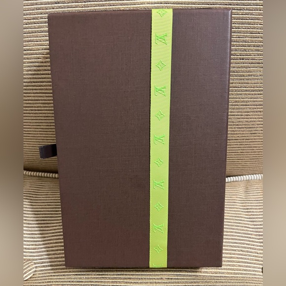 Louis Vuitton Empty “Like New” Gift Box - Picture 2 of 10